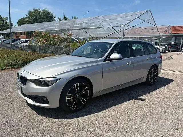 Usata BMW 318 Sport Line 150 CV (110 kW) 2016 Grigio Station wagon