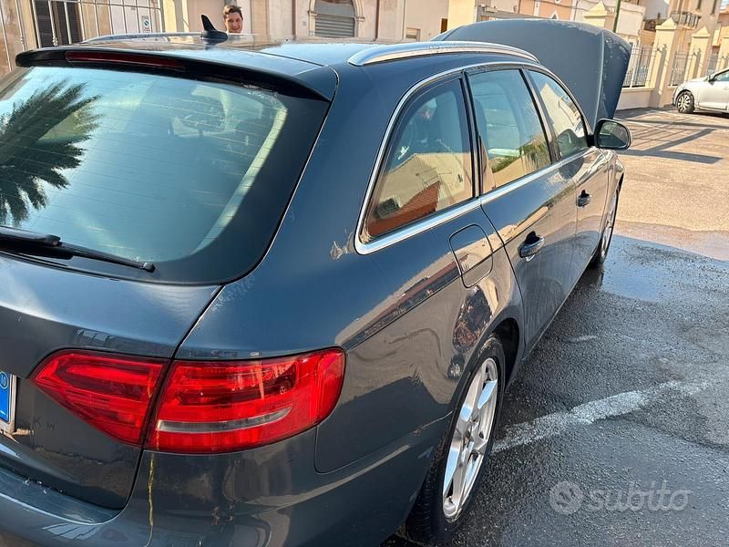 Begagnad Audi A4 143 HK (105 kW) 2012 Blå Kombi
