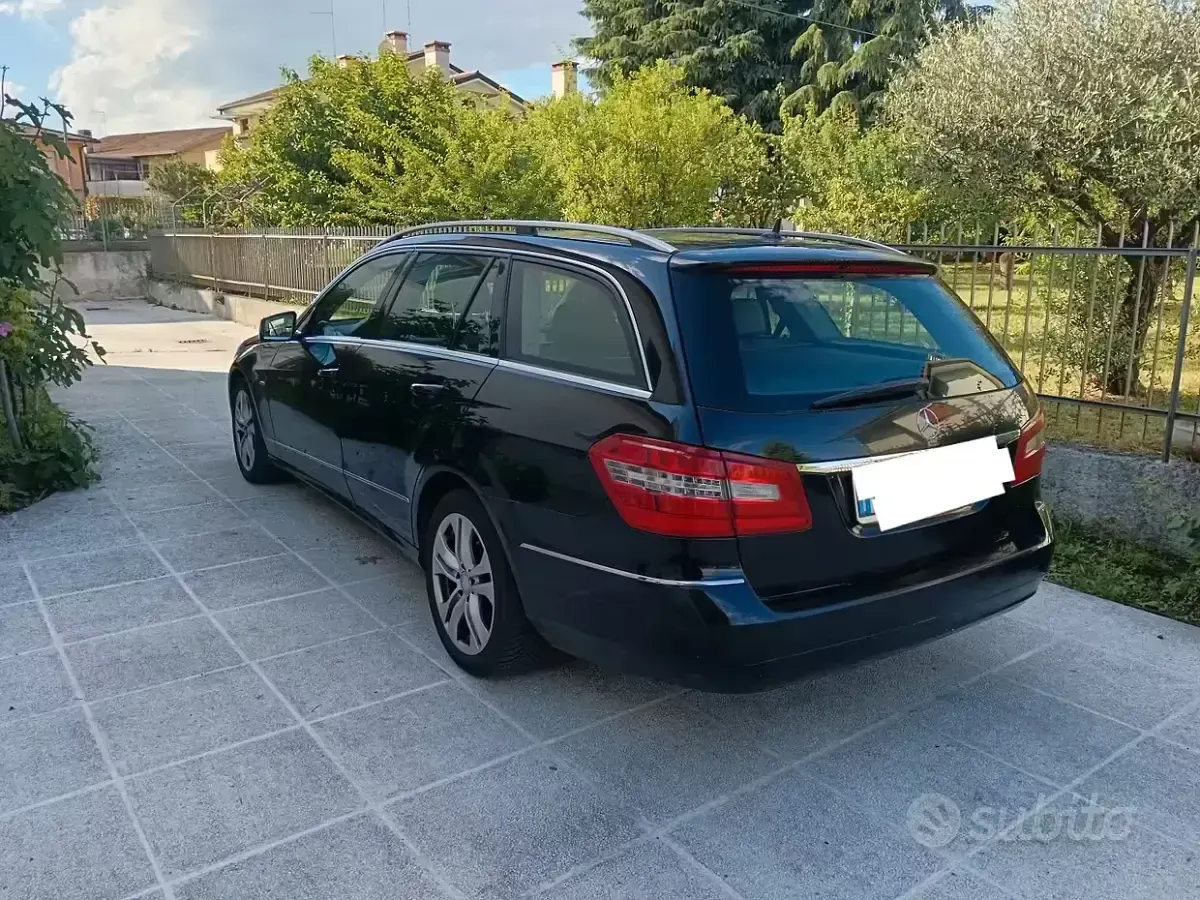 Usata Mercedes E250 2010 Nero Station wagon