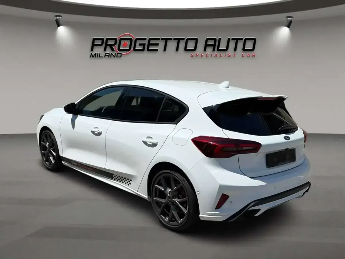 Usata Ford Focus ST 280 CV (205 kW) 2024 Bianco Berlina