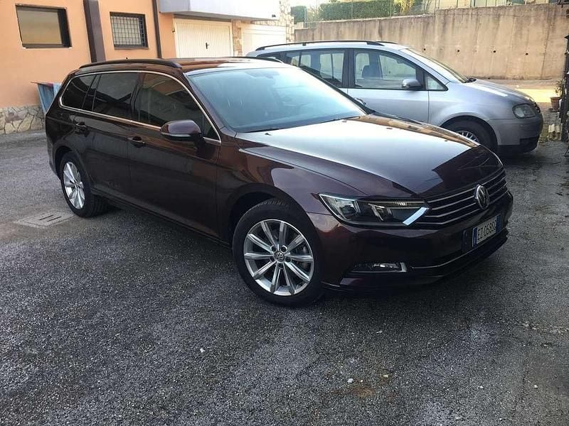 Usata VW Passat Comfortline 150 CV (110 kW) 2015 Rosso Station wagon