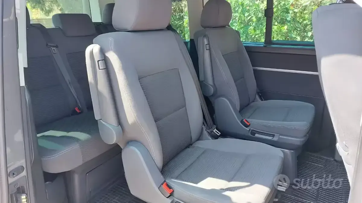 Usata VW Multivan 140 CV (102 kW) 2015 Grigio Monovolume