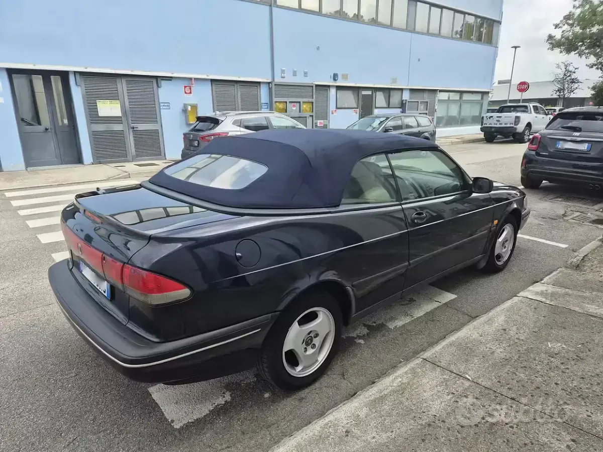 Usata Saab 9-3 150 CV (110 kW) 1997 Blu Cabrio