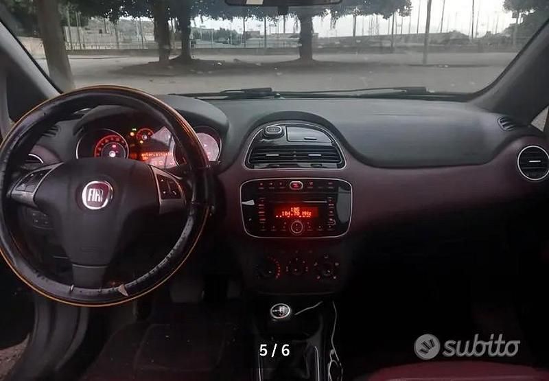 Usata Fiat Punto 69 CV (50 kW) 2012 Nero Utilitaria