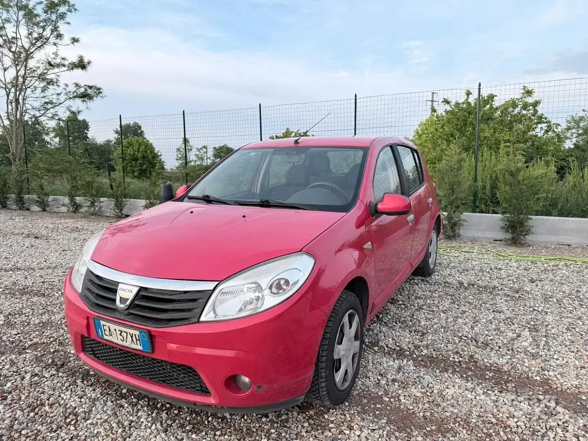 Usata Dacia Sandero 54 CV (39 kW) 2010 Rosso Berlina