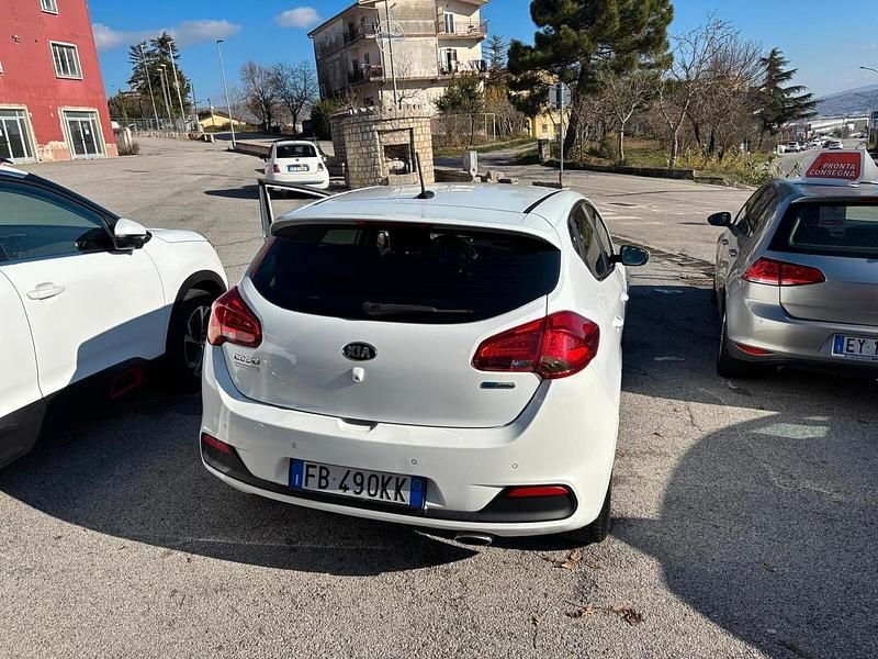 Usata Kia Ceed 135 CV (99 kW) 2016 Bianco Utilitaria