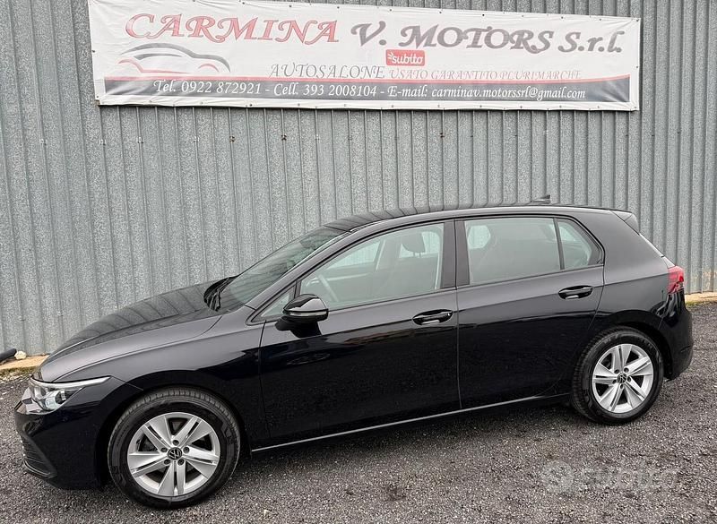 Usata VW Golf VIII Life 115 CV (84 kW) 2022 Nero Berlina
