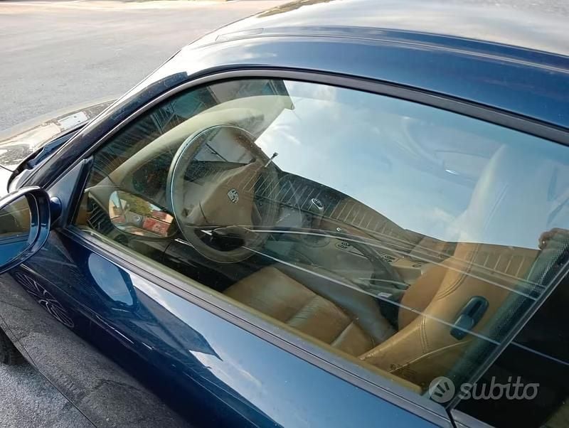 Usata Porsche 911 Carrera 4 300 CV (220 kW) 2000 Blu Coupé