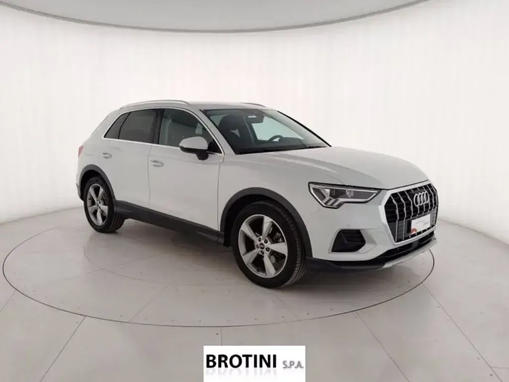 Usata Audi Q3 Advanced 150 CV (110 kW) 2022 Bianco metallizzato SUV