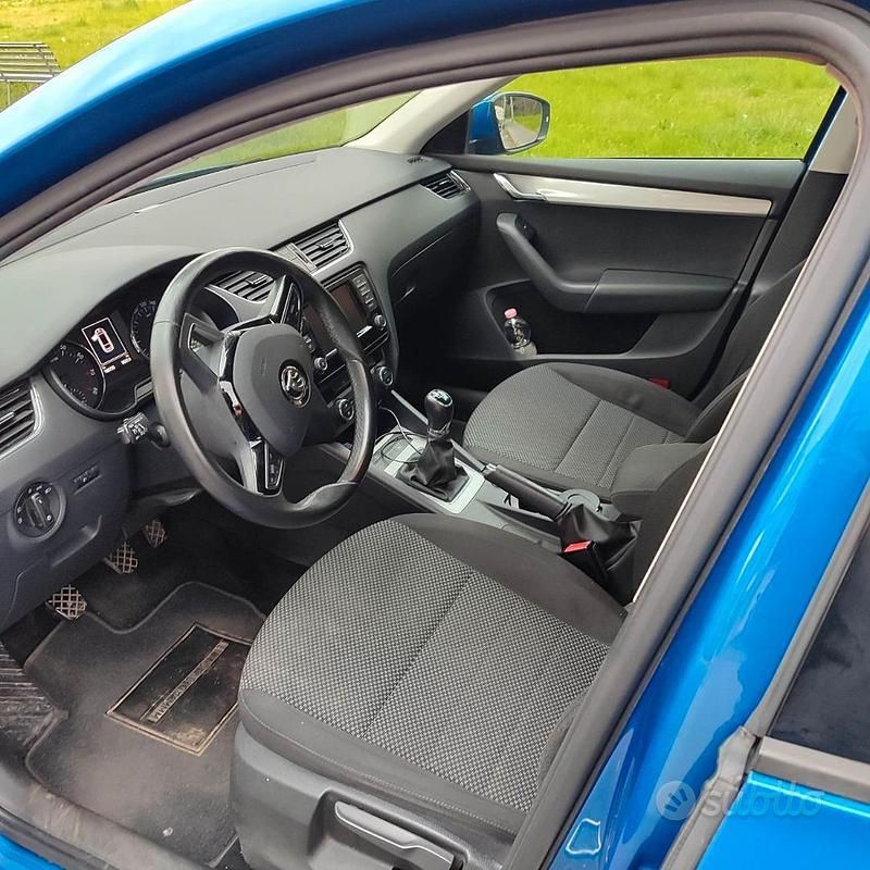 Usata Skoda Octavia G-TEC 110 CV (80 kW) 2016 Blu Station wagon