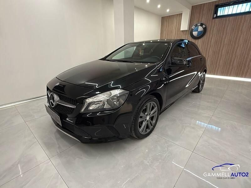Usata Mercedes A180 Business 108 CV (79 kW) 2015 Nero Berlina