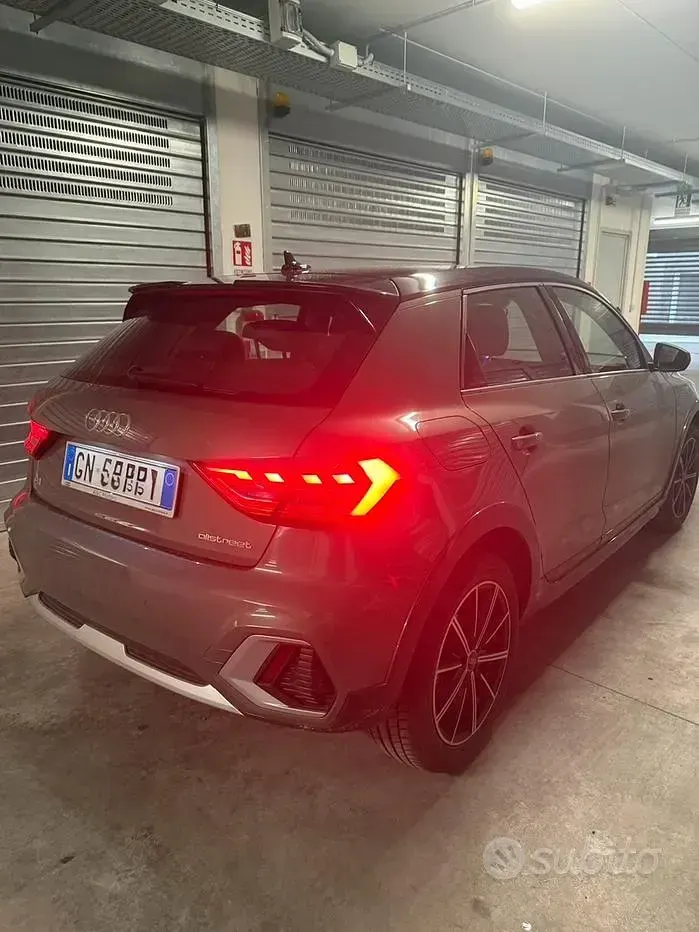 Usata Audi A1 95 CV (69 kW) 2023 Grigio SUV