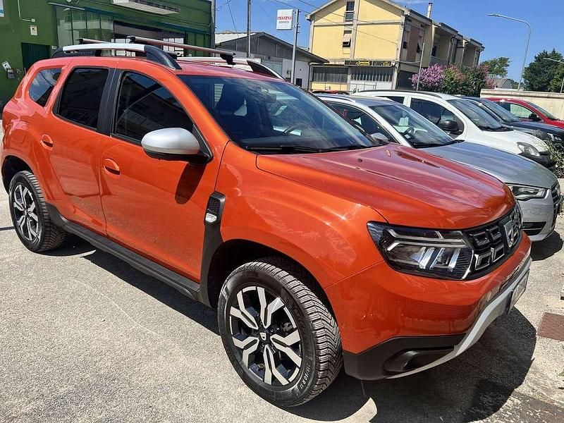 Usata Dacia Duster Prestige 101 CV (74 kW) 2021 Arancione SUV