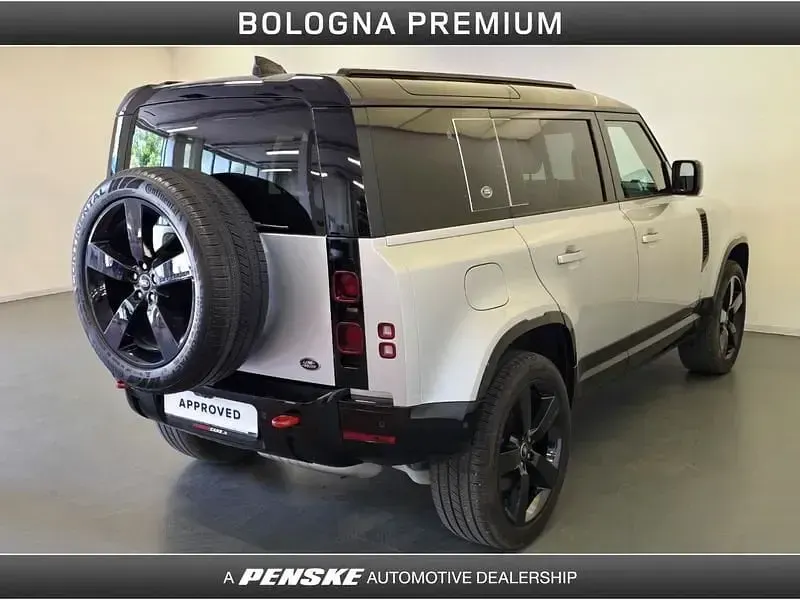 Usata Land Rover Defender Dynamic 200 CV (147 kW) 2022 Argento SUV