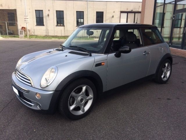 Venduto Mini Cooper 16 120 Cv Auto Usate In Vendita