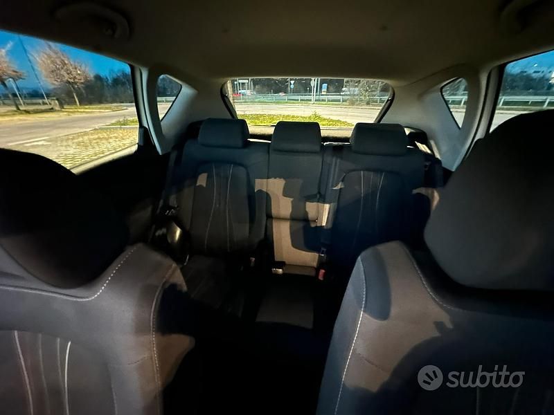 Usata Seat Altea 105 CV (77 kW) 2012 Bianco Monovolume