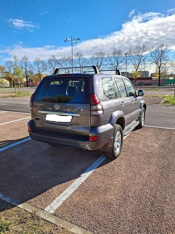 Usata Toyota Land Cruiser 173 CV (127 kW) 2005 Grigio Station wagon