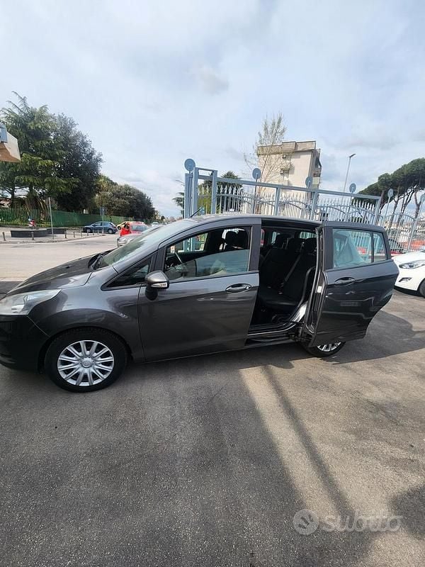Usata Ford B-MAX 95 CV (69 kW) 2018 Grigio Monovolume