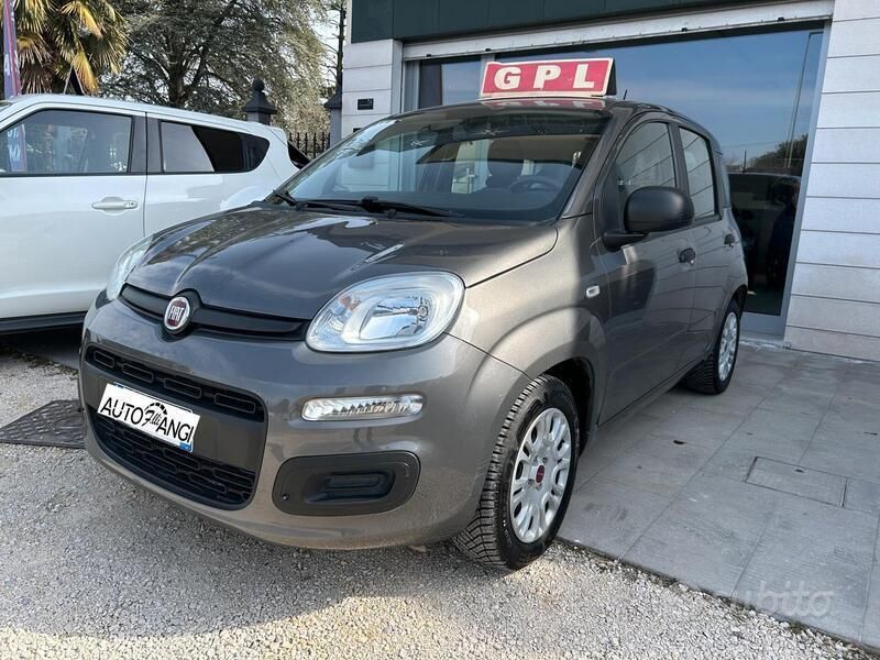 Usata Fiat Panda 69 CV (50 kW) 2020 Grigio Utilitaria