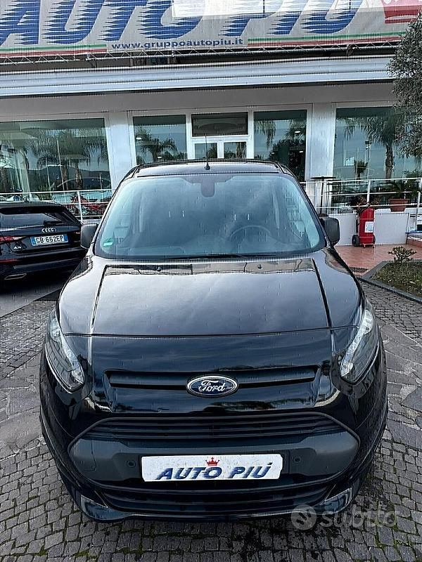 Begagnad Ford Tourneo 120 HK (88 kW) 2016 Svart Minibuss
