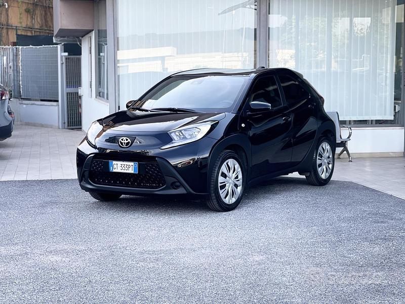 Usata Toyota Aygo X 72 CV (52 kW) 2024 Nero SUV