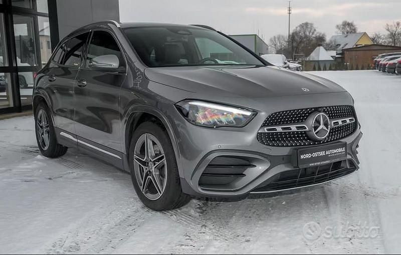Usata Mercedes GLA200 AMG line 150 CV (110 kW) 2025 Grigio SUV