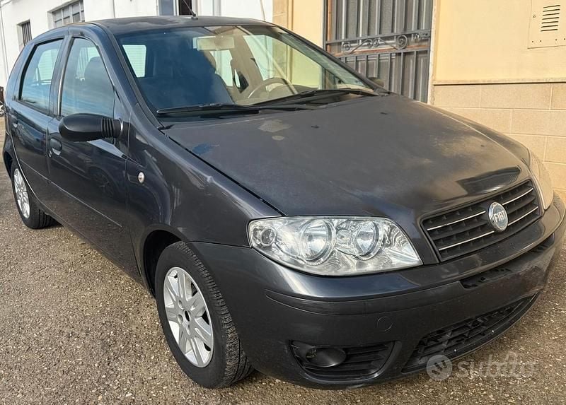 Usata Fiat Punto Dynamic 60 CV (44 kW) 2004 Nero Berlina