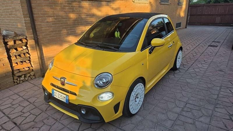 Usata Abarth 595C 145 CV (106 kW) 2017 Giallo Cabrio
