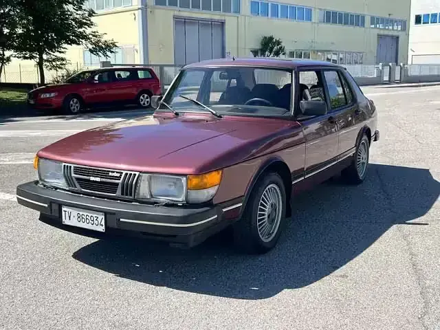 Usata Saab 900 145 CV (106 kW) 1984 Rosso Berlina