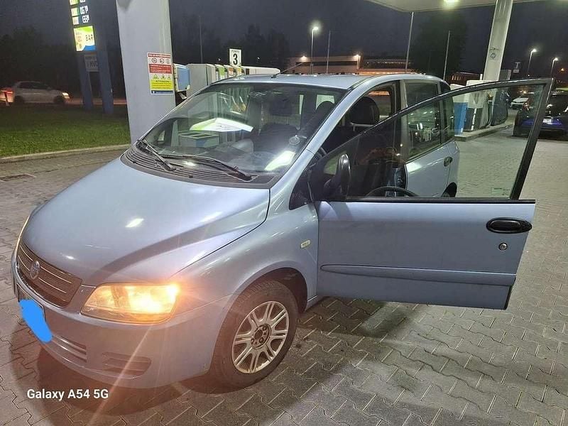 Usata Fiat Multipla 95 CV (69 kW) 2004 Blu/azzurro Monovolume