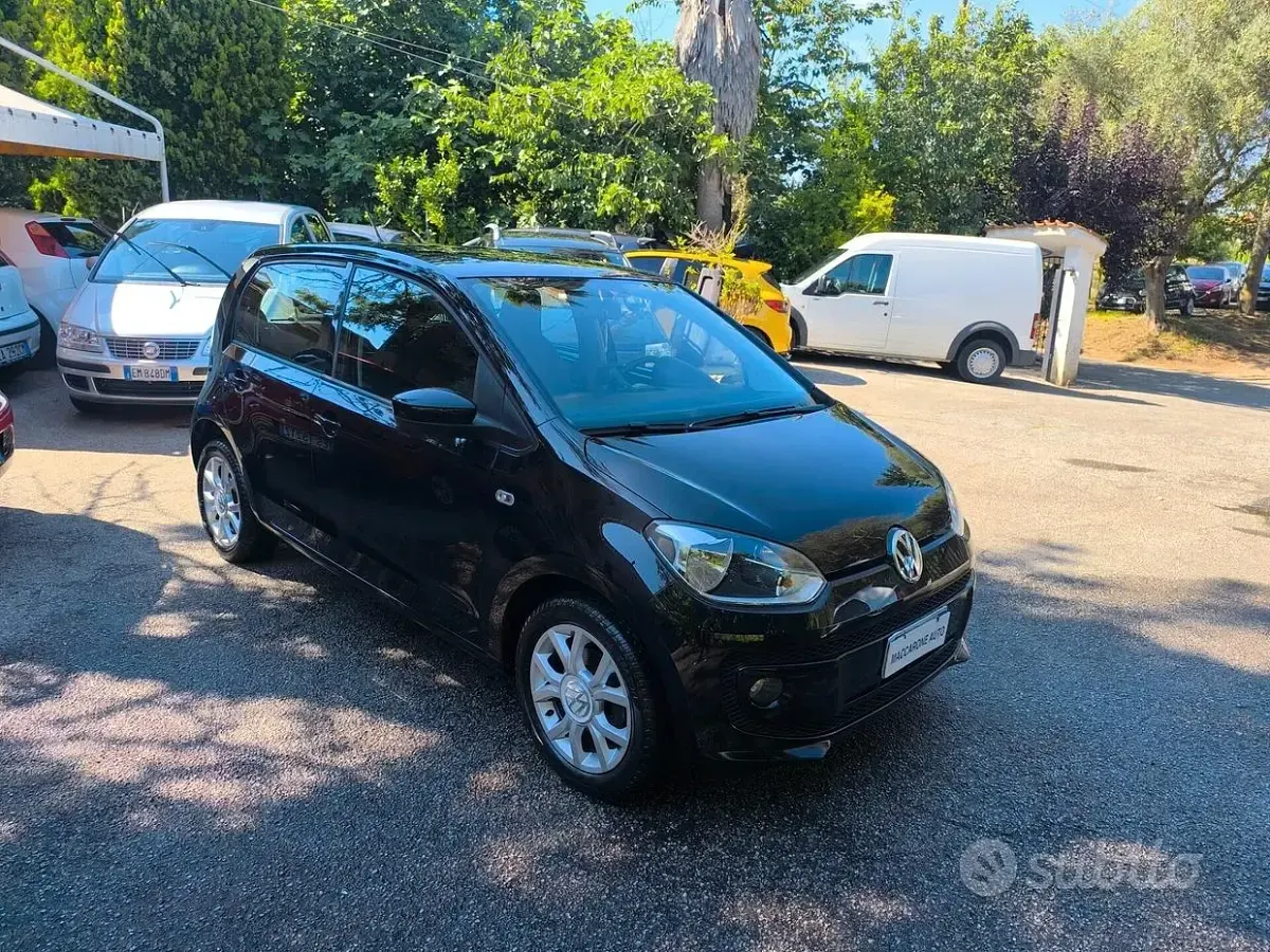 Usata VW up! 75 CV (55 kW) 2016 Bluazzurro Utilitaria