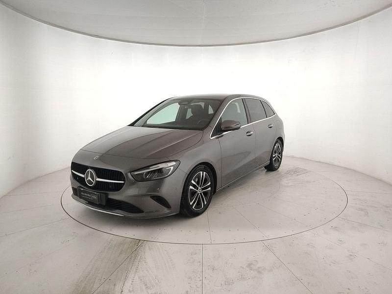 Grigio scuro Usata 2023 Mercedes B180 Advanced Plus Monovolume | 25.600 € (Buon prezzo) - Immagine 1/4