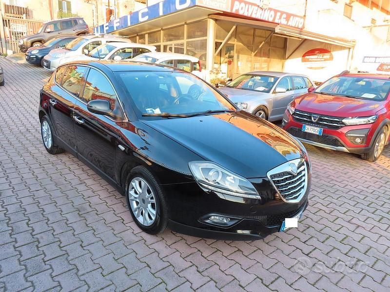 Usata Lancia Delta 120 CV (88 kW) 2012 Nero Utilitaria
