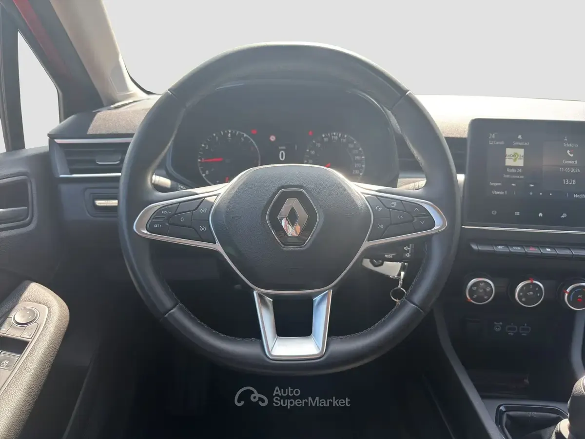 Usata Renault Clio V Equilibre 91 CV (66 kW) 2023 Arancione Berlina