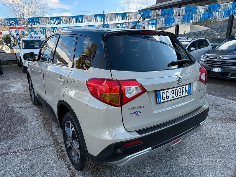 Usata Suzuki Vitara 120 CV (88 kW) 2015 Beige SUV