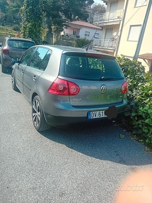 Usata VW Golf VI 105 CV (77 kW) 2009 Grigio Utilitaria