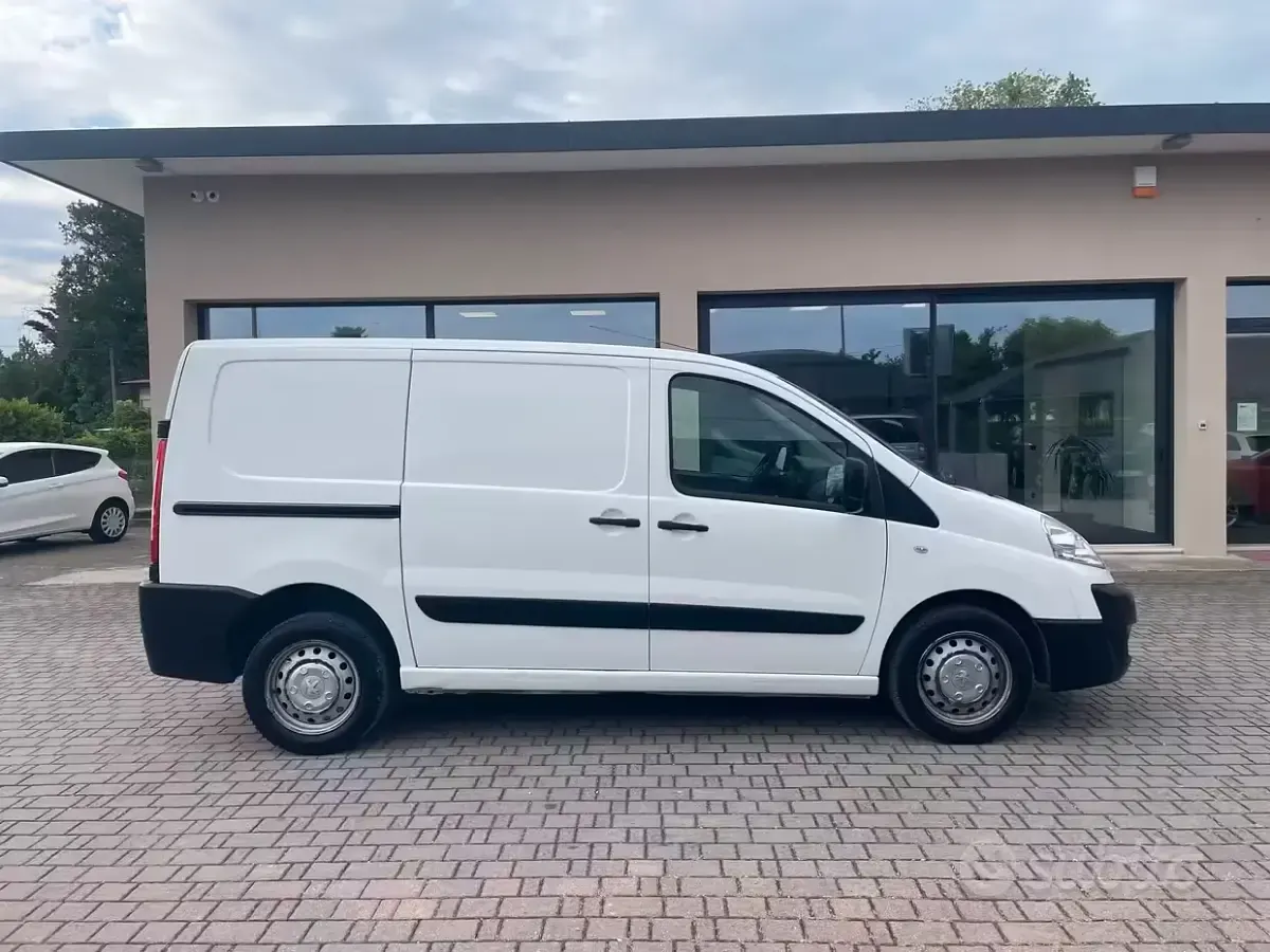 Usata Peugeot Expert 128 CV (94 kW) 2014 Bianco Furgone