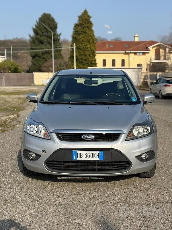 Usata Ford Focus Style 109 CV (80 kW) 2010 Grigio Station wagon