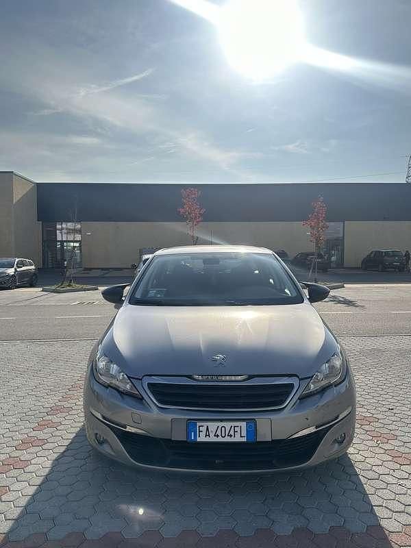 Usata 2015 Peugeot 308 SW GT-line Station wagon | 6000 € (Buon prezzo) - Immagine 1/4