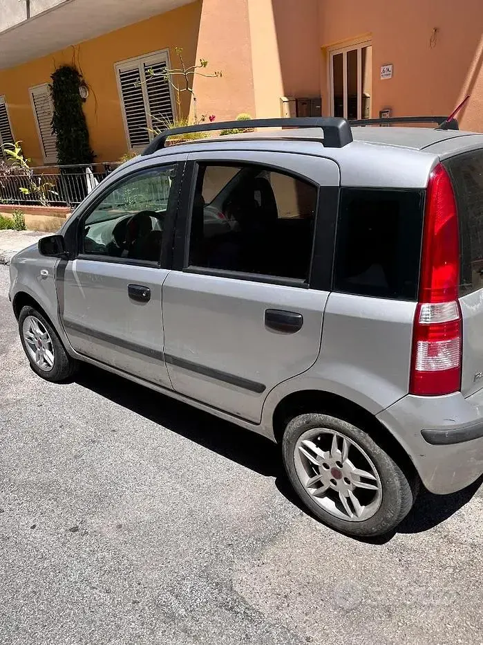 Usata Fiat Panda 69 CV (50 kW) 2006 Grigio Utilitaria