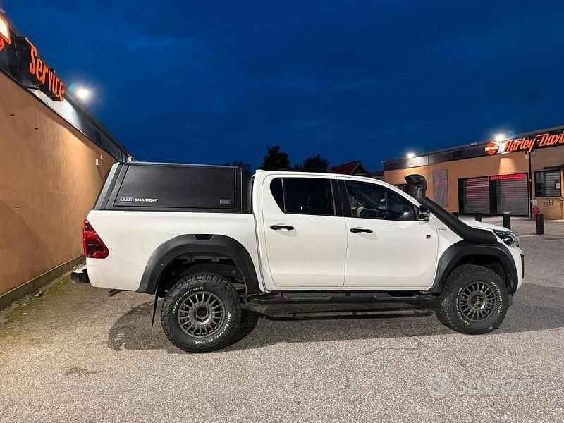 Usata Toyota HiLux Sport 204 CV (150 kW) 2024 Pick-up