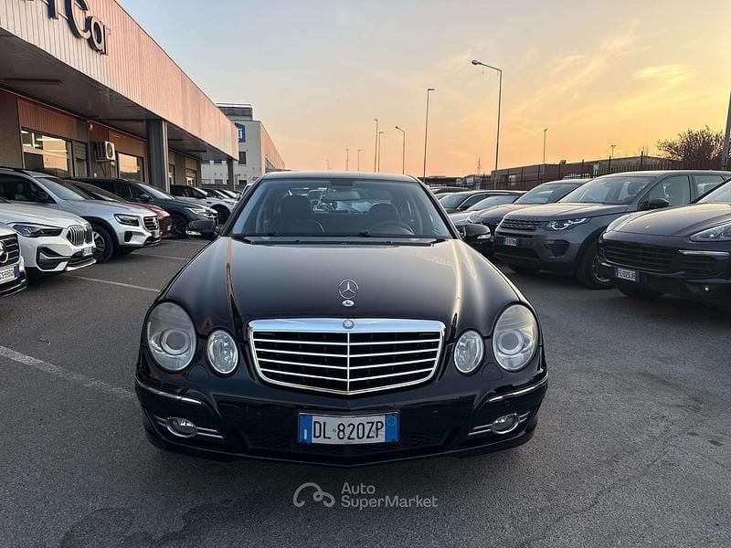 Usata Mercedes E320 Avantgarde 224 CV (164 kW) 2007 Nero Berlina