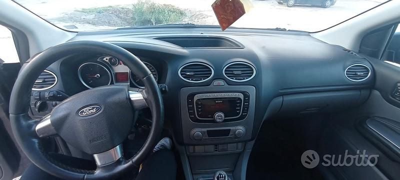Usata Ford Focus 110 CV (80 kW) 2011 Grigio Station wagon