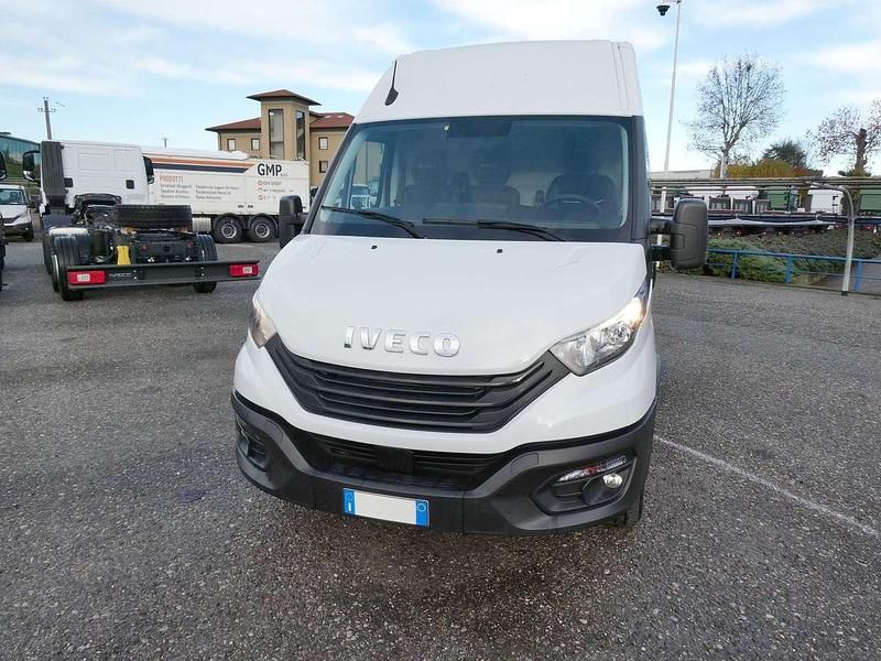 Usata Iveco Daily 160 CV (117 kW) 2024 Bianco Furgone