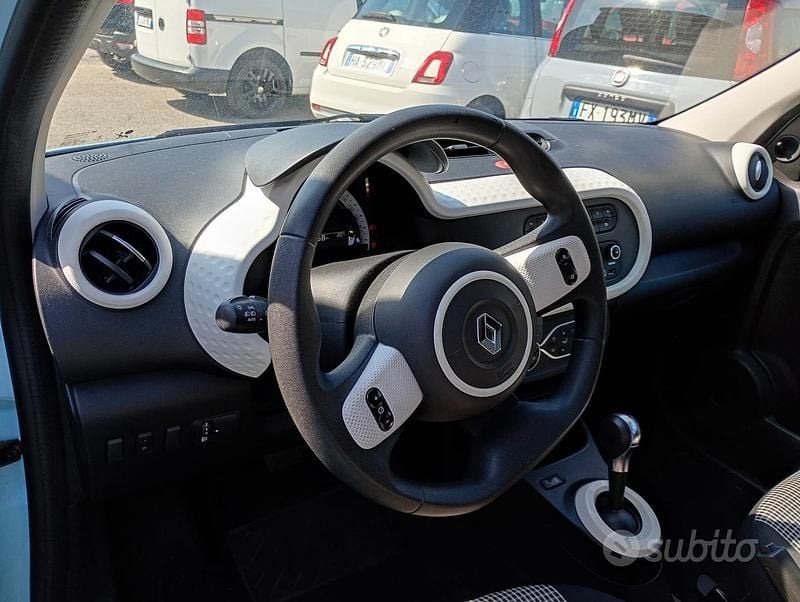 Usata Renault Twingo Urban Night 60 kW (82 CV) 2022 Blu Utilitaria