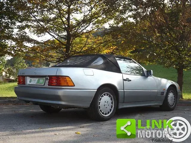 Usado Mercedes SL280 193 CV (141 kW) 1995 Plateado Descapotable