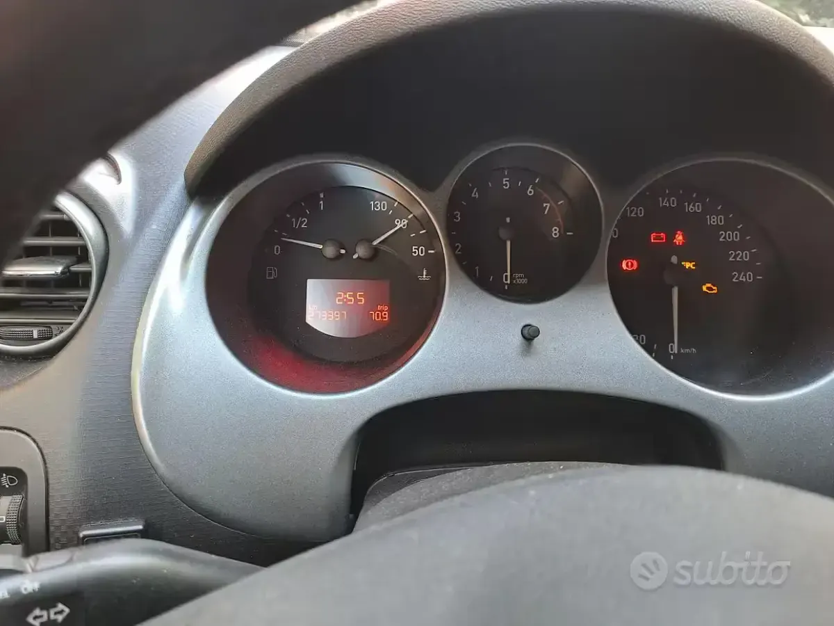 Usata Seat Altea 102 CV (75 kW) 2008 Grigio Monovolume