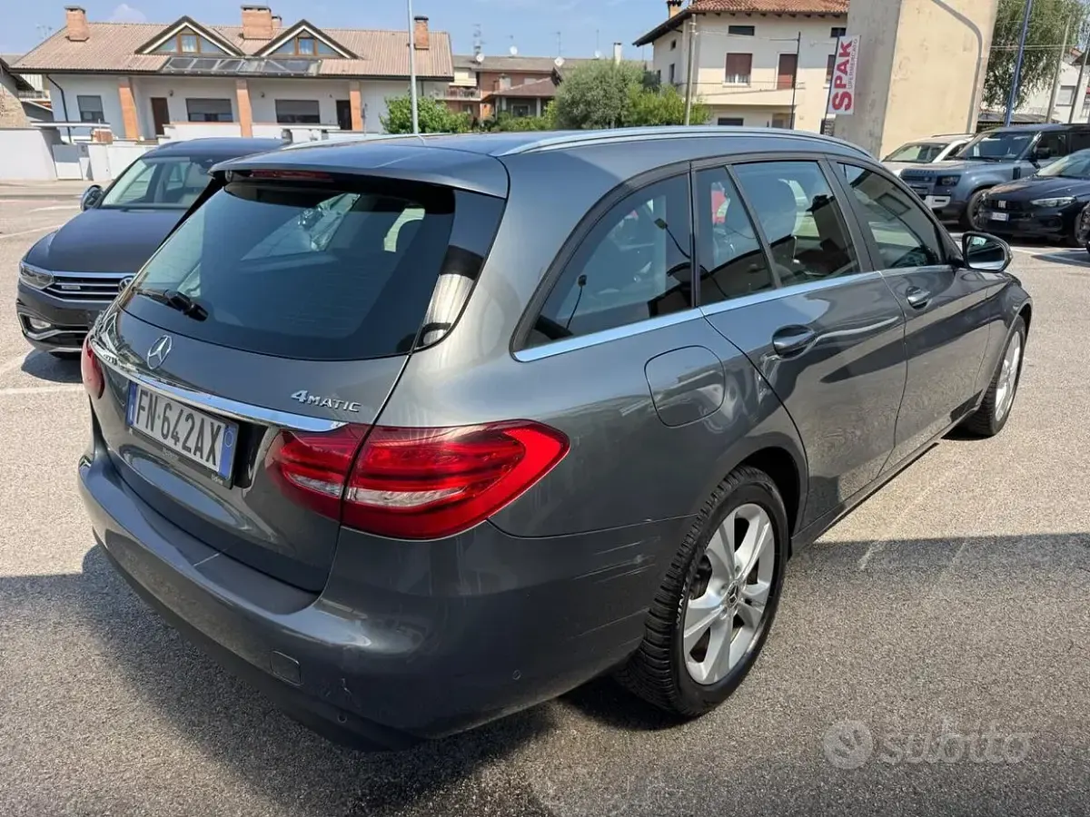 Usata Mercedes C220 Executive 170 CV (125 kW) 2018 Grigio Station wagon