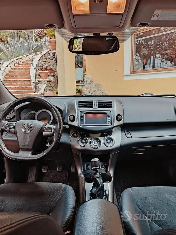 Usata Toyota RAV4 150 CV (110 kW) 2013 Nero SUV
