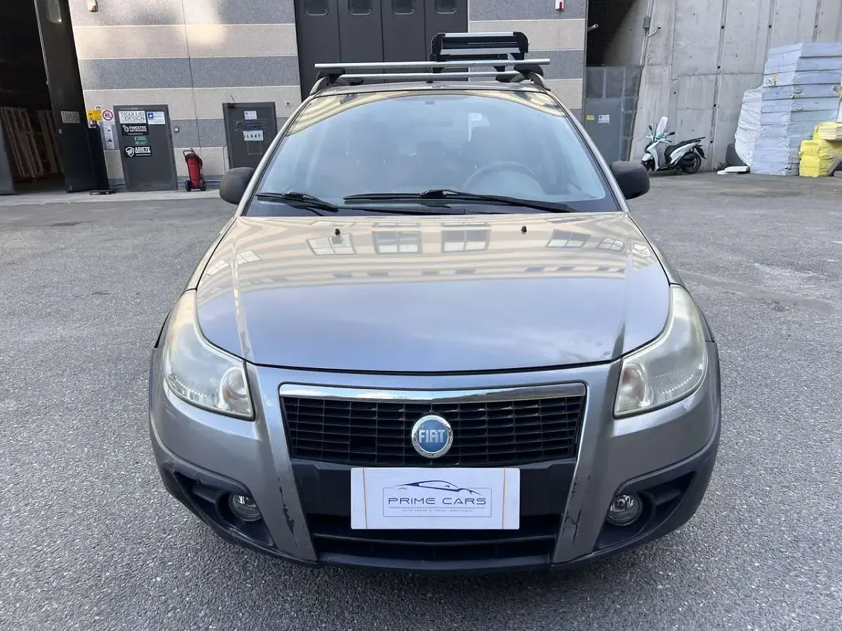 Usata Fiat Sedici Emotion 107 CV (78 kW) 2007 Grigio SUV